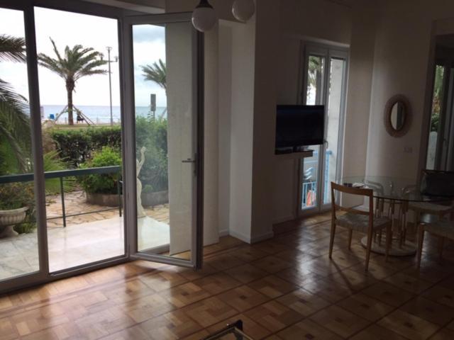 91 Promenade Des Anglais Le Stellamar Nizza Exterior foto